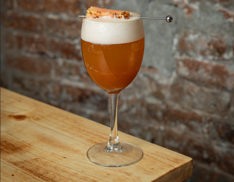 PAPAYA LLARI alcohol-free drink with papaya, chocolate and tonic