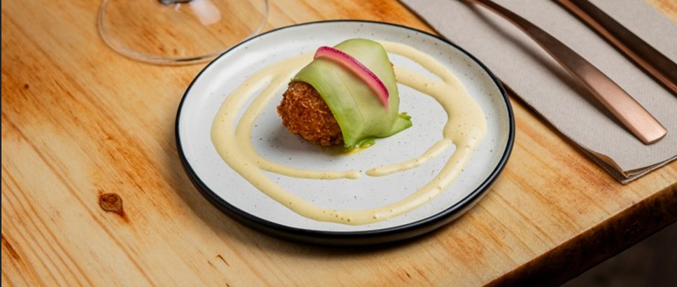 HAM CROQUETTE-NIGIRI WITH OLIVE OIL