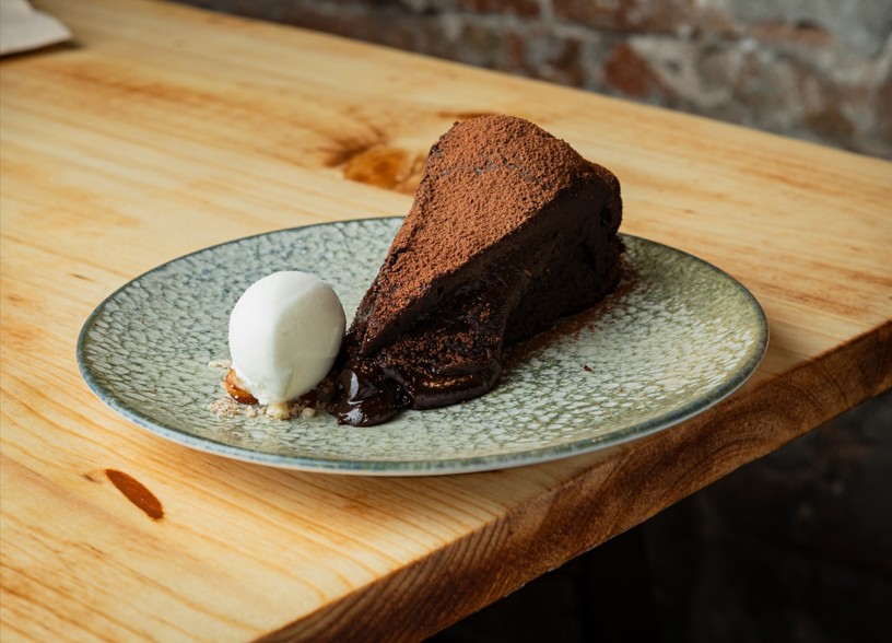 CREAMY CHOCOLATE CAKE