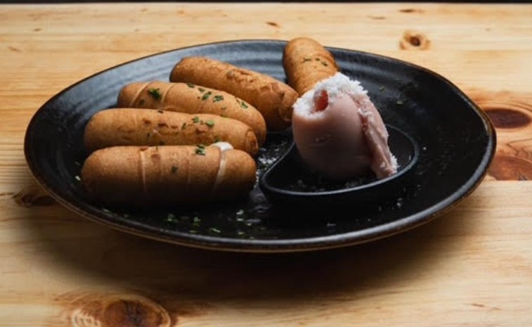 TEQUEÑOS WITH GUAVA ICE CREAM